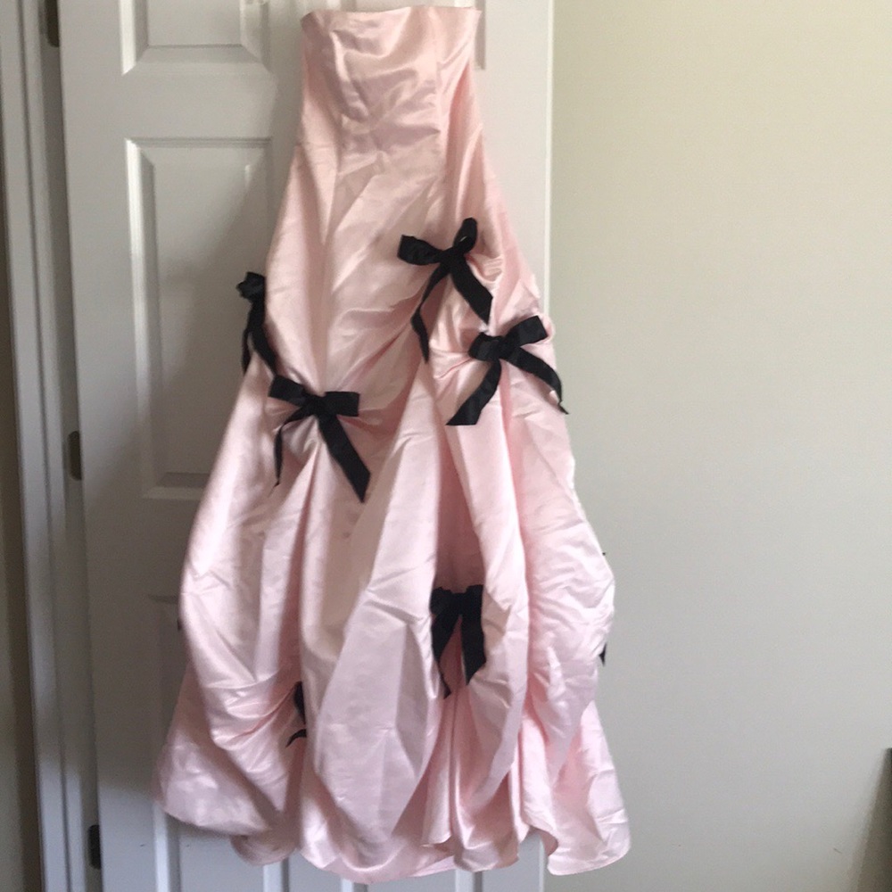 Jessica McClintock Soft Pink Prom Dress with Bows